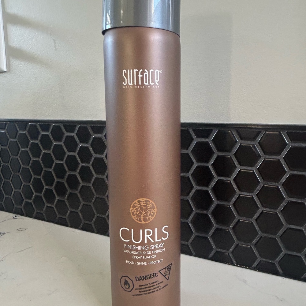 Surface Curls Finishing Spray